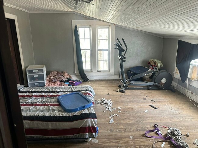 Building Photo - 82 E Hampton St