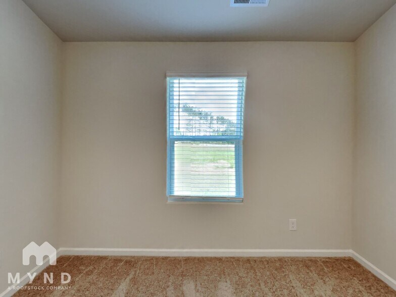 Building Photo - 293 Royal Mdw Dr