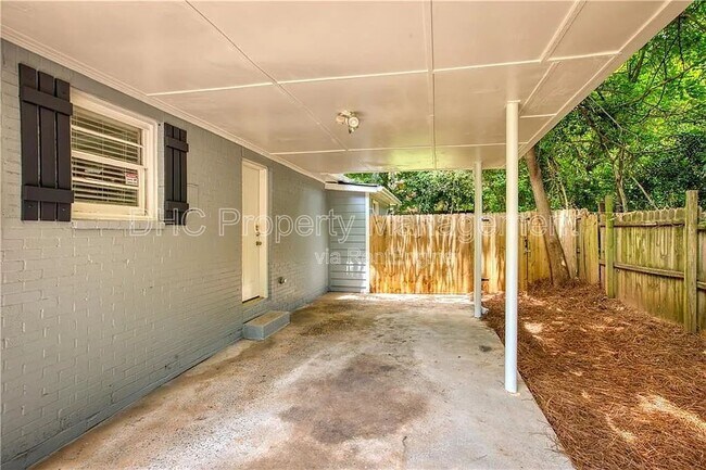 Building Photo - 2526 Brentwood Rd