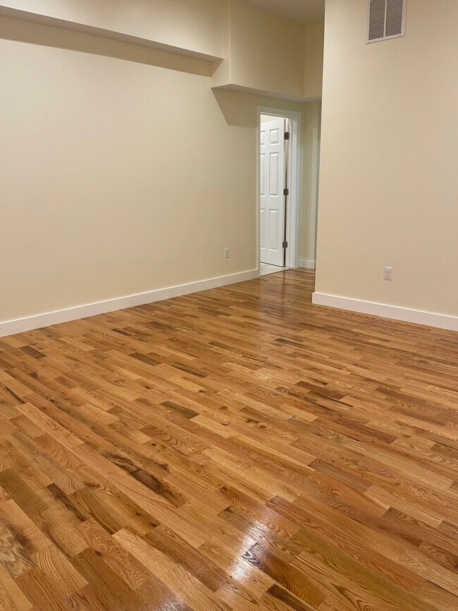 Master bedroom - 528 Chapel St