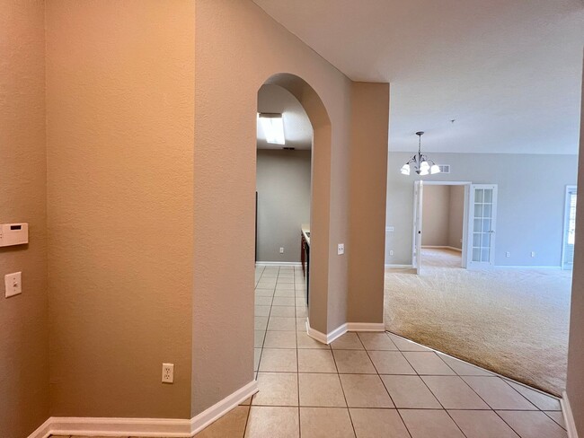 Building Photo - APARTMENT IN THE METROWEST AREA!
