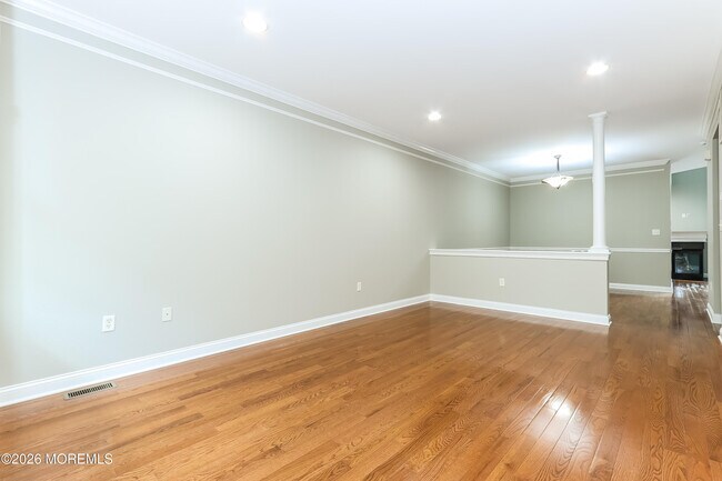 Building Photo - 18 Deepwater Cir