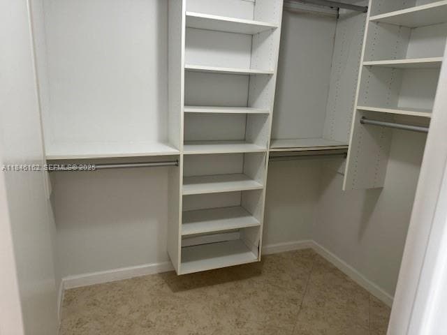 Building Photo - 9100 W Bay Harbor Dr