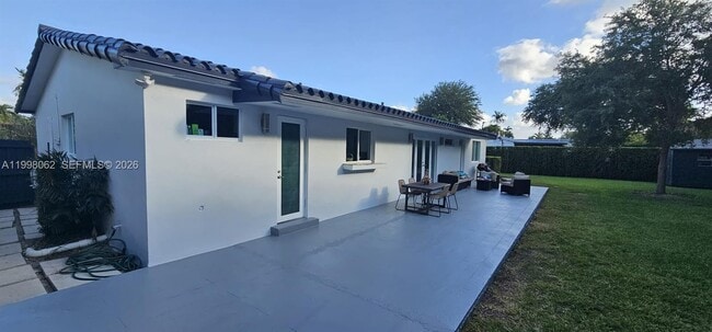 Building Photo - 10900 SW 107th Ave