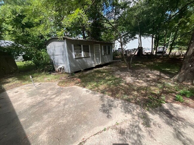 Building Photo - 3612 Sykes Park Dr