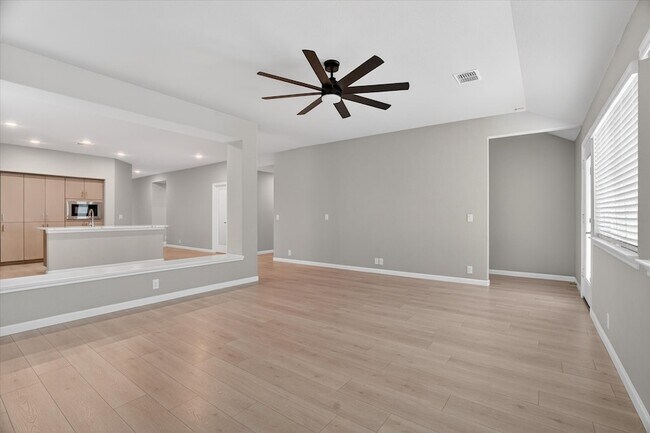 Building Photo - 925 Creekhollow Dr