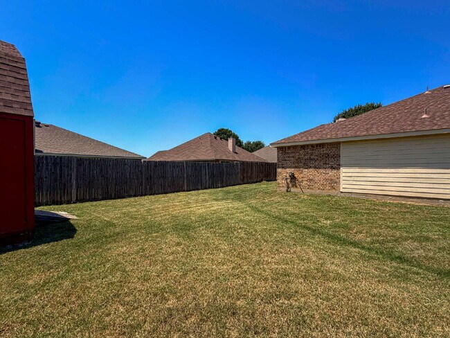 Building Photo - 3 Bed, 2 bath home in Burleson ISD - Great Location!