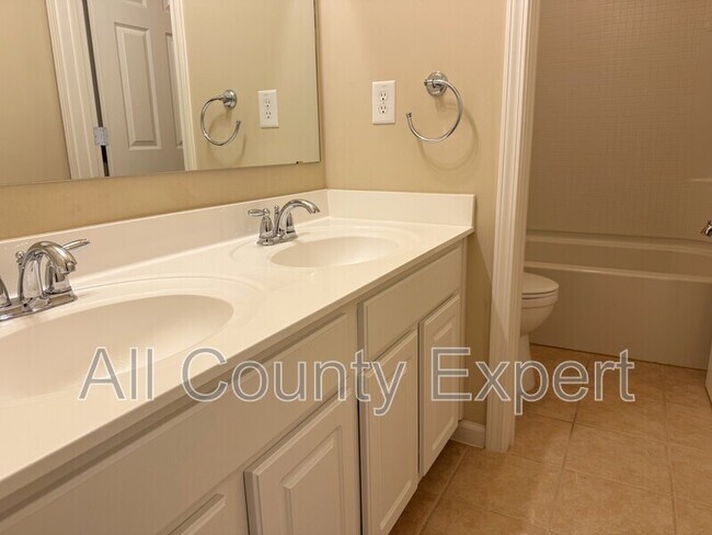 Building Photo - 5005 Shiloh Crossing Way