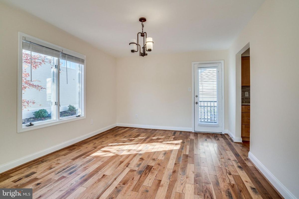 Building Photo - 6505 Gretna Green Way