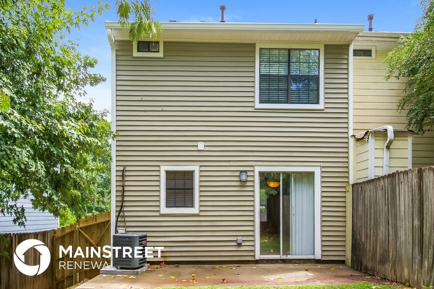 Building Photo - 304 Flagstone Way