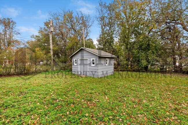 Building Photo - 512 Cindy St