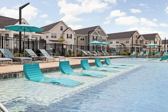 Building Photo - 901 Kelly Green Ln