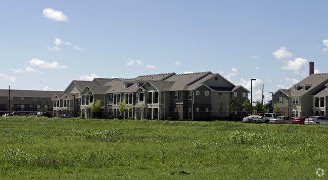 Building Photo - Parc Place Apartments