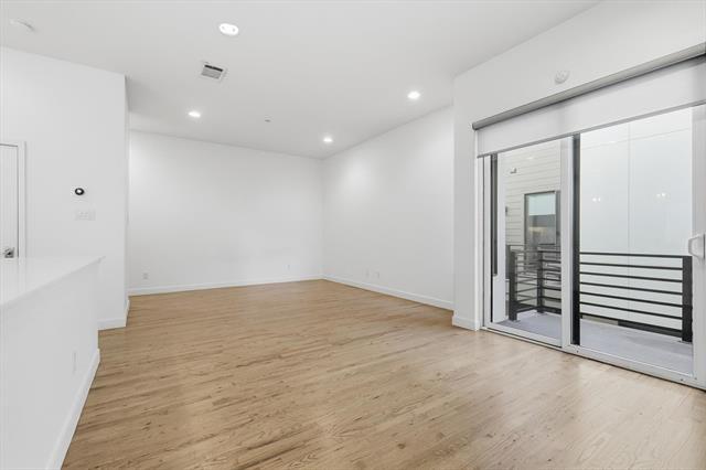 Building Photo - 2111 Bennett Ave