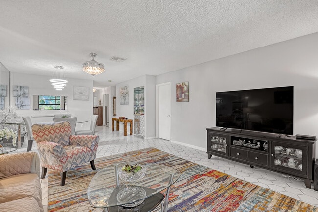 Building Photo - 21662 Arriba Real