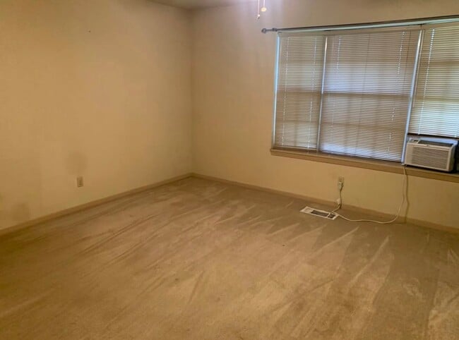 Building Photo - 6955 Calder Ave