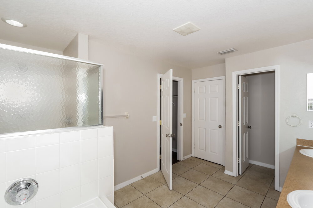 Building Photo - 8834 Pebblebrooke Dr