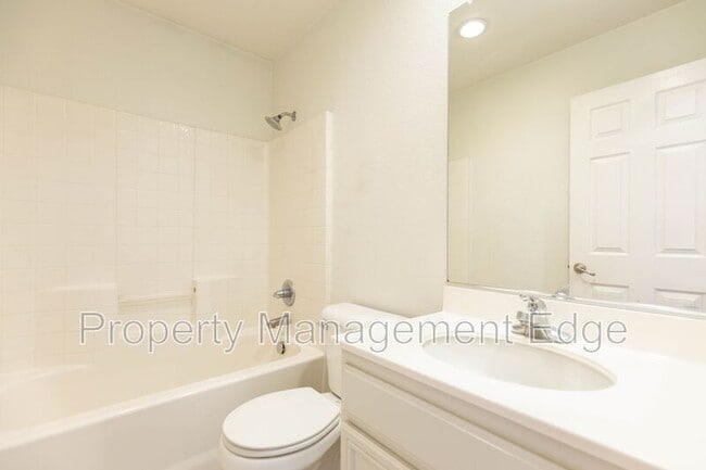 Building Photo - 1906 Flint Ct