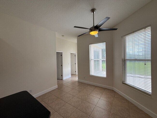 Building Photo - 4 Bedroom 3 Bath Single Family Home Laurel...