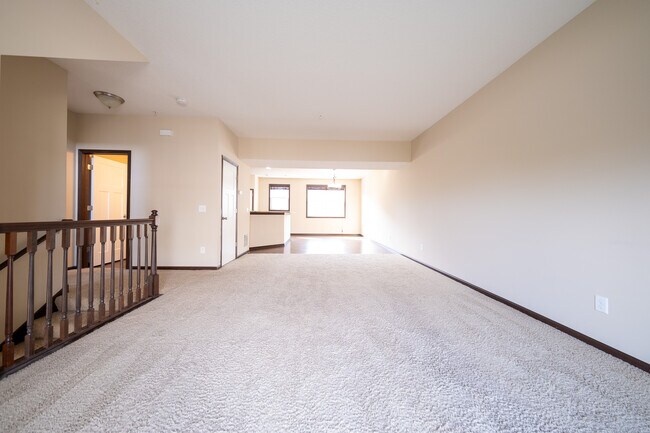 Building Photo - 9690 Independence Cir