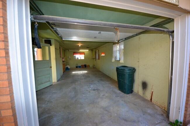 Building Photo - 5440 Nolan St