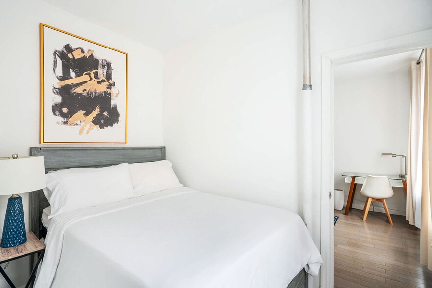 Building Photo - 428-430 West 47th Street-SI ID1021830P