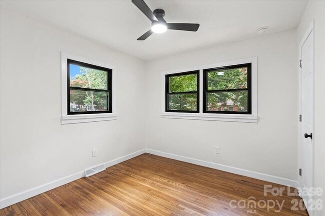 Building Photo - 2430 Dora Dr