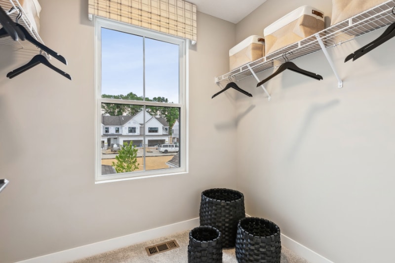 Building Photo - 6385 Hamilton Woods Blvd S