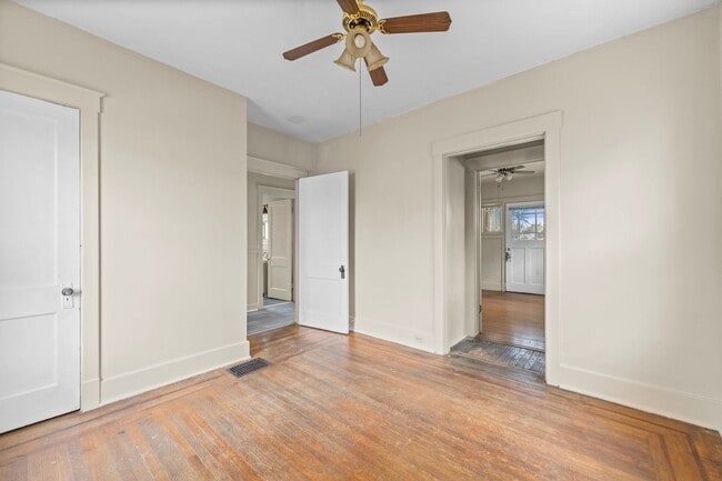 Building Photo - Spacious 1 Bed 1 Bath House off of Eastern Parkway