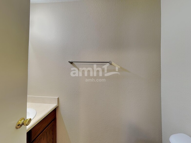 Building Photo - 6637 Branches Dr