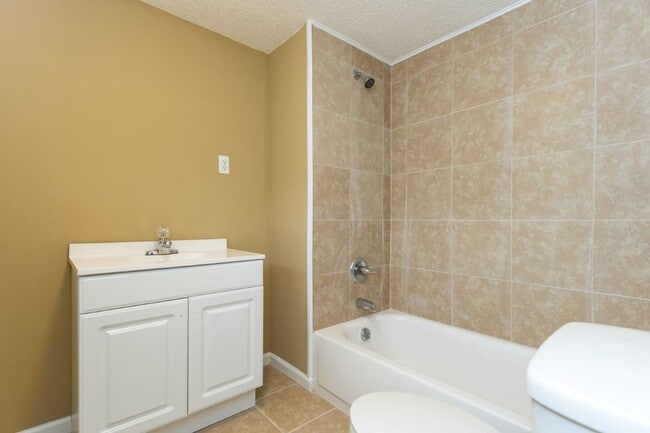 Building Photo - Now Accepting Section 8