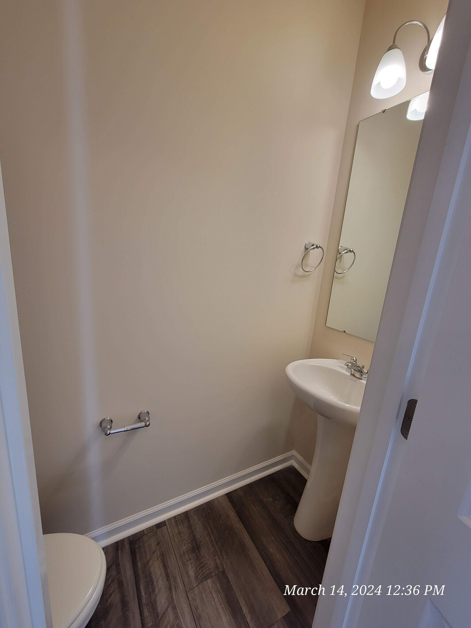 Building Photo - 424 Glen Clova Dr