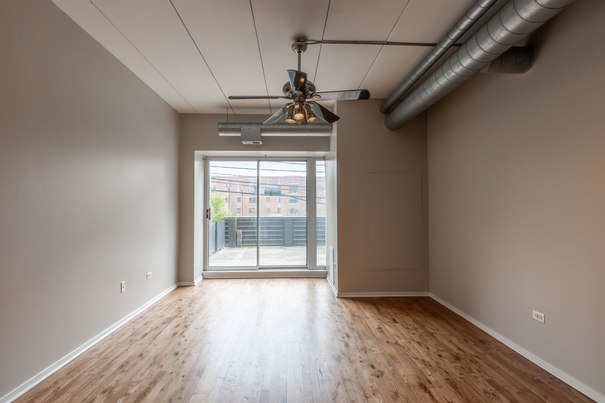 Building Photo - 1442 S Michigan Ave