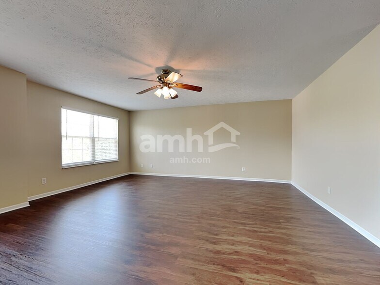 Building Photo - 3455 Lakebrook Ct