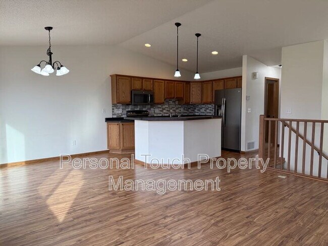 Building Photo - 2580 5th St W