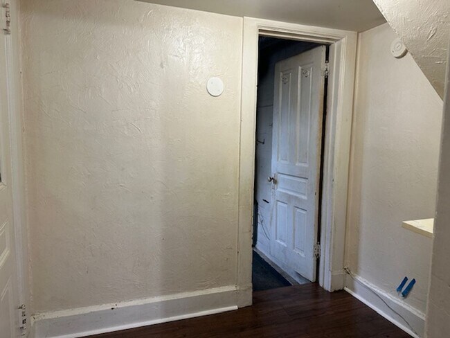 Building Photo - 1502 Allison St