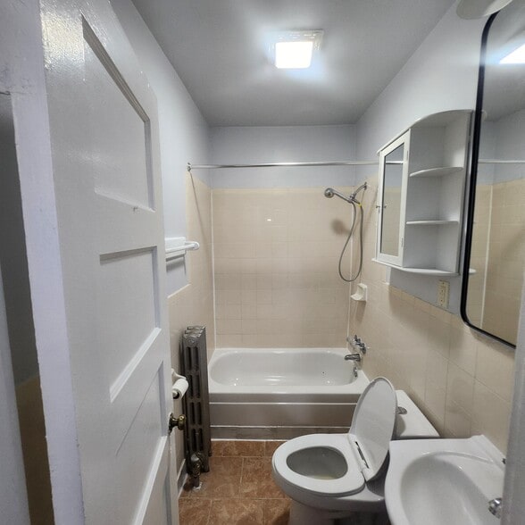 Building Photo - 468 Beaumont St