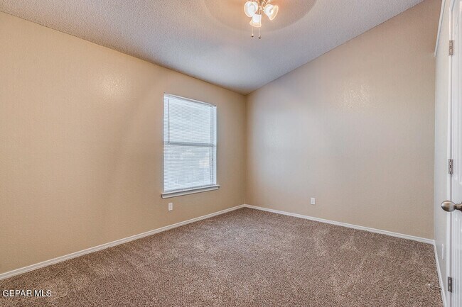 Building Photo - 10932 Duster Dr