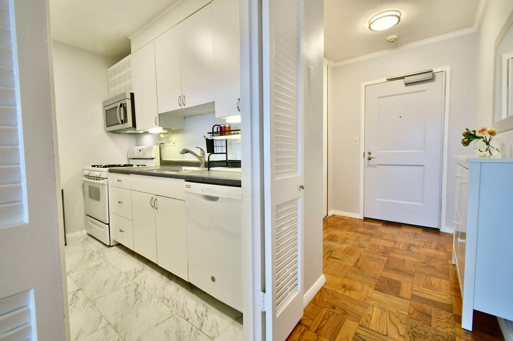 Building Photo - 6 Whittier Pl