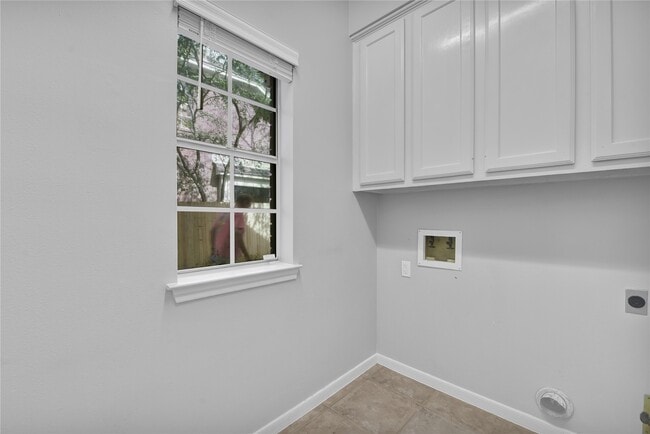 Building Photo - 4422 Brook Shadow Dr