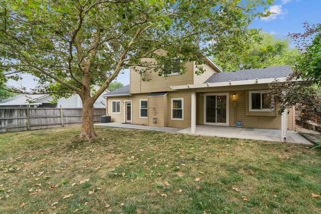 Building Photo - 5998 S Wallflower Pl