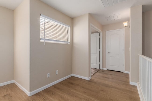 Building Photo - 42556 W Anne Ln