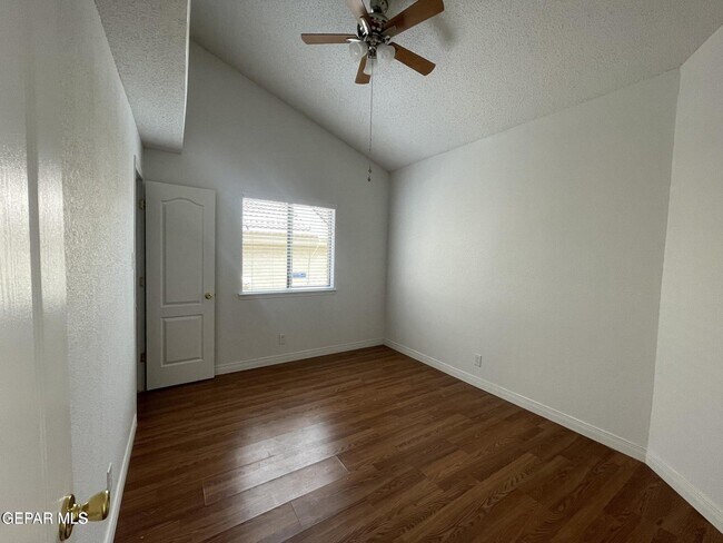 Building Photo - 1300 Desert Jewel Dr