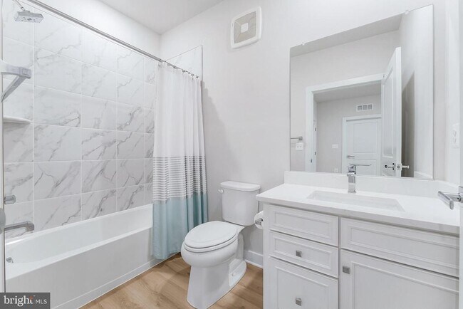 Building Photo - 12875 Mosaic Pk Wy