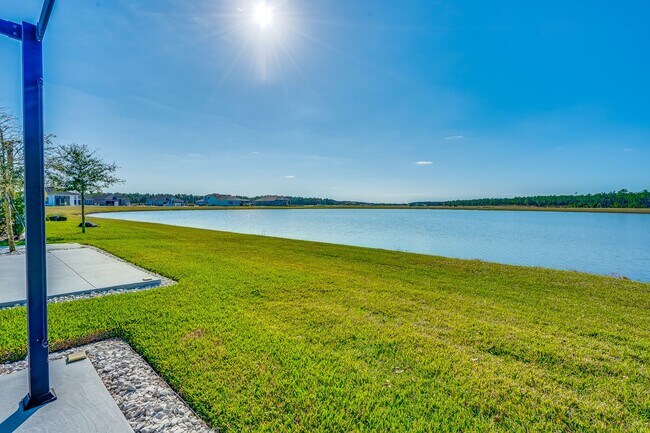 Building Photo - Luxurious Solar Powered 4 Bedroom, 3 Bath ...