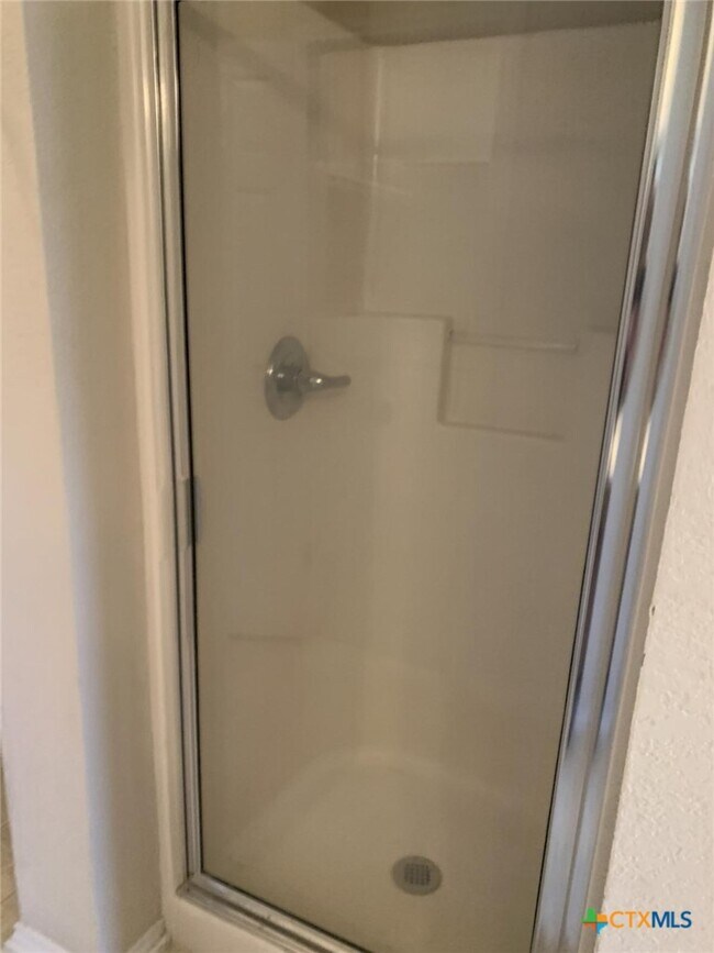 Building Photo - 2708 Butterfly Dr