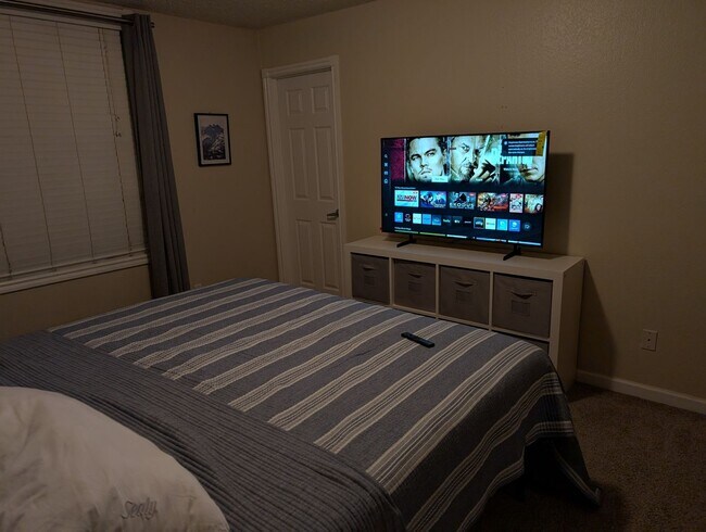 Building Photo - Charming Furnished Condo in Taku/Campbell - Everything You Need in One Place!