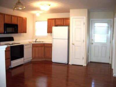 Building Photo - 3 Bedroom, 2.5 Bath Townhouse for Rent