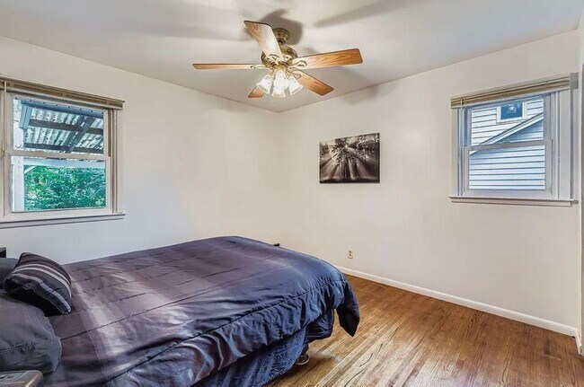 Building Photo - Rare, Must See Rambler in Cottage Grove