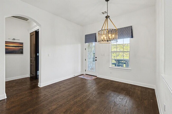 Building Photo - 121 Burgess Ln